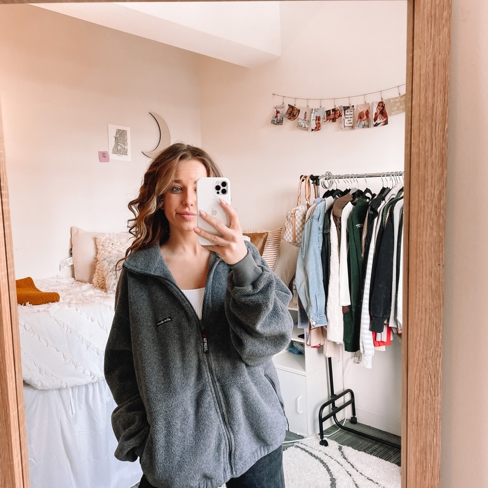 Eddie Bauer Gray Cozy Zip Up Fleece!! - Picture 5 of 10